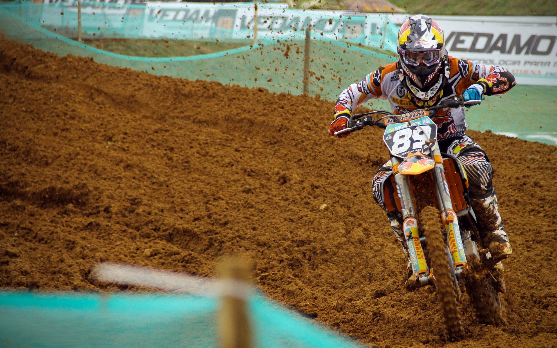 九游APP官网-极限运动挑战赛现场气氛火爆吸引万人围观，极限运动锦集